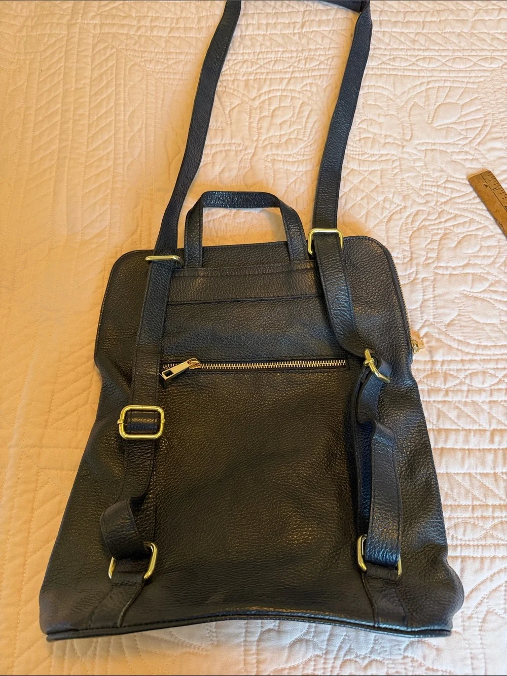 Women’s convertible leather Backpack - Minimal Carry